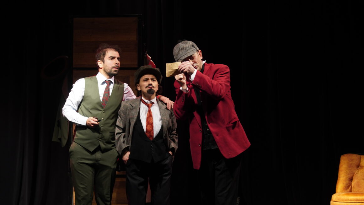 FİKİR SANAT TİYATROSU: "SHERLOCK HOLMES" BASKERVİLLE'LERİN KÖPEĞİ LANET Mİ? CİNAYET Mİ? 3 FİKİR SANAT TİYATROSU: "SHERLOCK HOLMES" BASKERVİLLE'LERİN KÖPEĞİ LANET Mİ? CİNAYET Mİ? 3